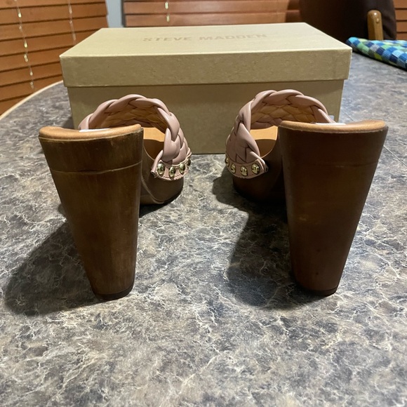 New in box Women’s Steve Madden Tan Kashtyn Woven Slide Sandal size 8 - Picture 6 of 7